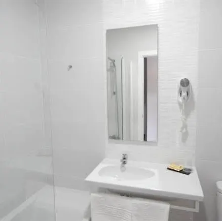 Las Cumbres Hotel *